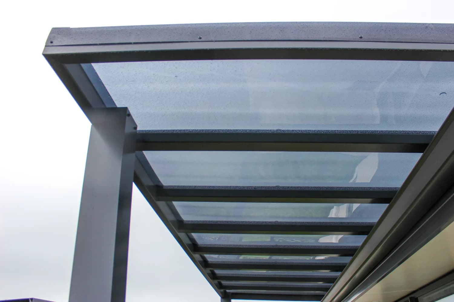 Underside of an Ally-Golla aluminium frame with polycarbonate roof