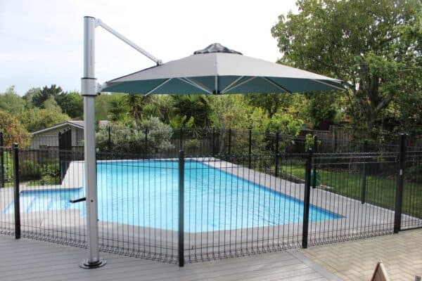 Shade7 cantilever umbrella over an alfresco dining table