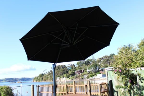 Shade7 umbrella shading a residential outdoor entertaining area