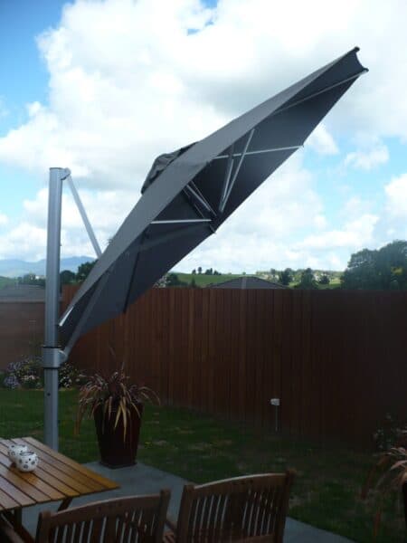 Shade7 umbrella over cafe seating