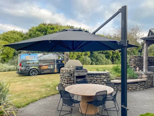 Shade7 umbrella shading outdoor furniture