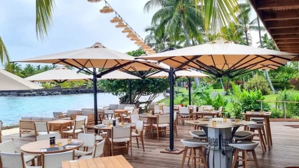 Shade7 Galaxy Dual cantilever umbrellas at the Intercontinental Tahiti resort